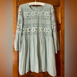 Cracker Barrel Light Sage Green Tunic Top